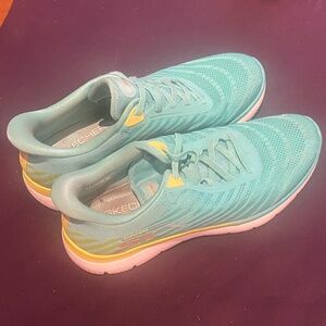 Skechers Ultra Comfortable Step Ins.  Size 11 (Mens)